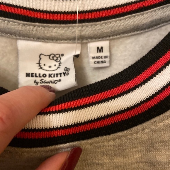 - Hello Kitty Sweatshirt size med - Picture 4 of 5